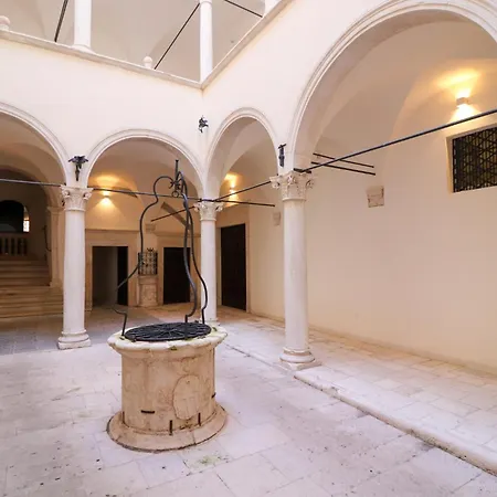Apartment Dragonetti Luxury House - Ascensore - Wi Fi- Center L'Aquila
