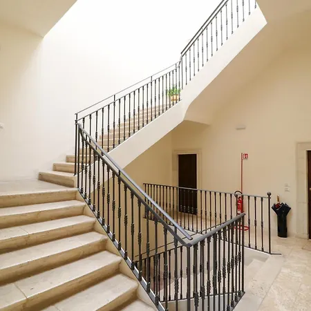 Dragonetti Luxury House - Ascensore - Wi Fi- Center * Λ' Άκουιλα