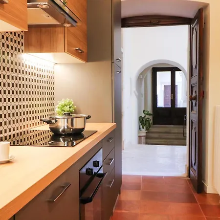 Dragonetti Luxury House - Ascensore - Wi Fi- Center Apartment L'Aquila