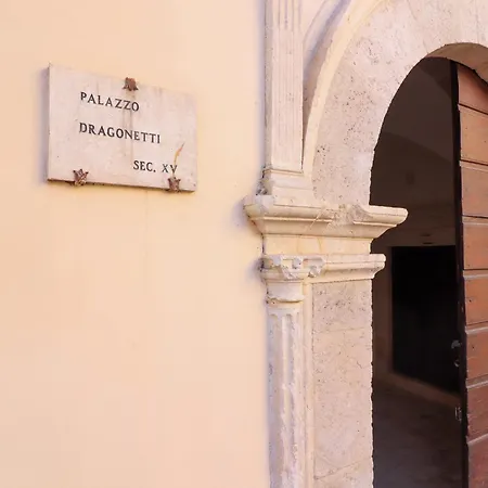 Dragonetti Luxury House - Ascensore - Wi Fi- Center Apartment L'Aquila