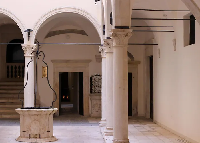 Dragonetti Luxury House - Ascensore - Wi Fi- Center Apartman LʼAquila