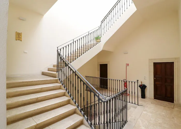 Dragonetti Luxury House - Ascensore - Wi Fi- Center * 라킬라