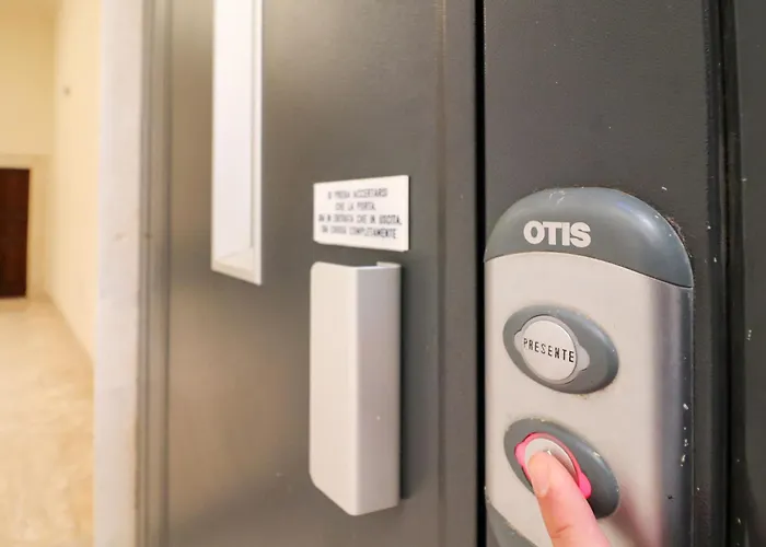 Dragonetti Luxury House - Ascensore - Wi Fi- Center Appartement *